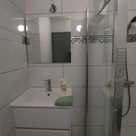 Et Salles D'eau Privées Dans Maison à Partager Centre *